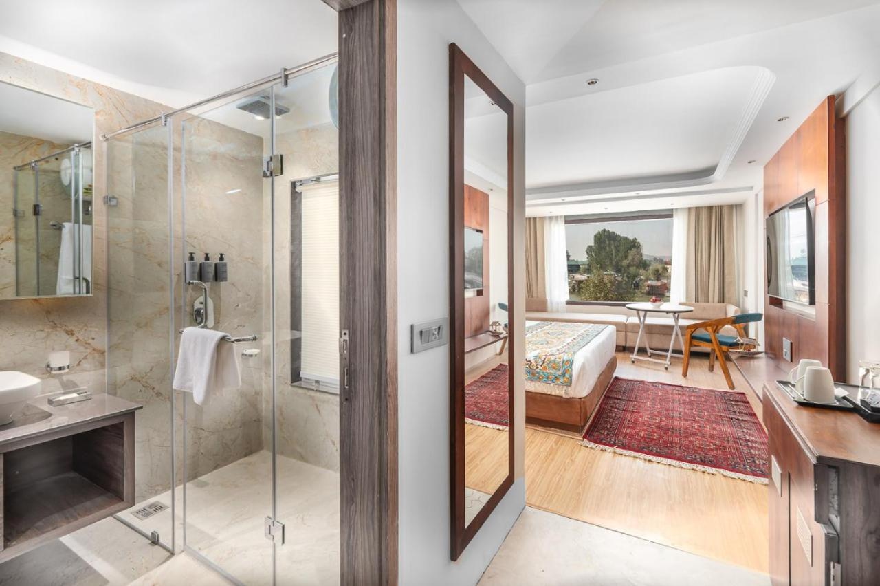 Hotel 11 Boulevard Σριναγκάρ Εξωτερικό φωτογραφία